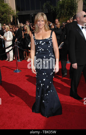 LOS ANGELES, CA. 16 septembre 2007 : Edie Falco à la 59e Primetime Emmy Awards au Shrine Auditorium. © 2007 Paul Smith / Featureflash Banque D'Images