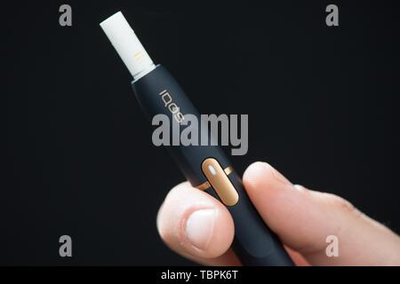 elfbar nachfüll pod läuft aus Japan's Antique Segemono Paraphernalia / Fashionable Smoking Implement