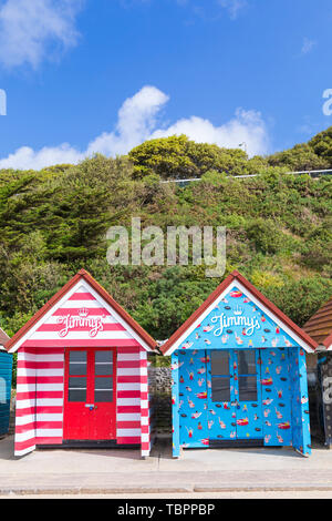 Bournemouth, Dorset, UK. 3 juin, 2019. Cabines de plage obtenir un make-over et ajouter une touche de couleur le long de la promenade pour les visiteurs de se diriger vers le bord de mer à Bournemouth grâce à Jimmy's. Jimmy's Café Glacé offrir prêt à boire le café glacé britannique British tous faits avec du lait écrémé et demi de café Arabica provenant d'un point de vue éthique et du café certifié Rainforest Alliance. Les cabanes de plage reflètent les variétés disponibles dans Fat Free, original, de produits laitiers et de moka. Credit : Carolyn Jenkins/Alamy Live News Banque D'Images