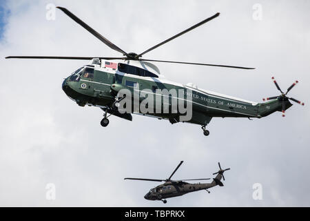 Londres, Royaume-Uni. 3 juin, 2019. Marine One, l'US Marine Corps Sikorsky VH-60N White Hawk transportant le Président Trump, arrive au Palais de Buckingham où le président américain aura le déjeuner avec la reine dans le cadre de sa visite d'état du Royaume-Uni. Credit : Mark Kerrison/Alamy Live News Banque D'Images