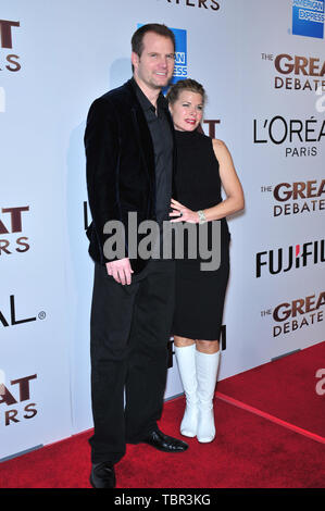 LOS ANGELES, CA. 11 décembre 2007 : Jack Coleman & épouse Beth Toussaint au Los Angeles première de 'The Great Debaters' au Dôme de Cinerama, Hollywood. © 2007 Paul Smith / Featureflash Banque D'Images