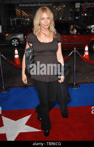 LOS ANGELES, CA. 27 juillet 2007 : Rosanna Arquette au Los Angeles premiere de 'Hot Rod' au Grauman's Chinese Theatre, à Hollywood. © 2007 Paul Smith / Featureflash Banque D'Images