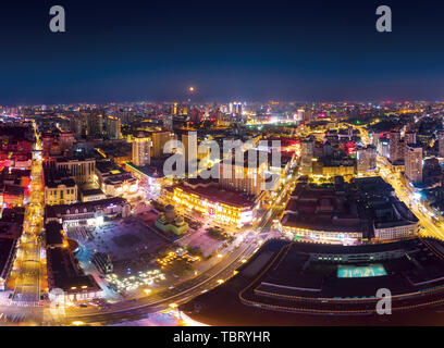 Aérienne pour la ville de glace Harbin bright summer night Banque D'Images