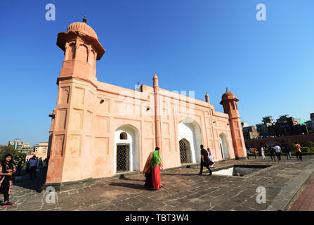 Mausolée de Bibi Pari à l'intérieur du fort Lalbagh à Dhaka. Banque D'Images