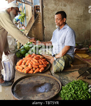 Les marchés dynamiques à l'intérieur du camp de réfugiés de Genève à Dhaka, au Bangladesh. Banque D'Images