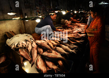 Les marchés dynamiques à l'intérieur du camp de réfugiés de Genève à Dhaka, au Bangladesh. Banque D'Images