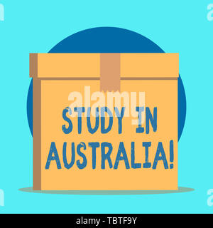 Écrit remarque montrant étudier en Australie. Concept d'affaires pour aller en pays étranger pour achever vos études même taille rectangulaire carton dur Banque D'Images