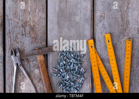 Ensemble D'outils Pour Menuisier Sur Fond En Bois