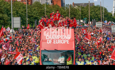 2 juin 2019, Liverpool, Angleterre ; Ligue des Champions de la Ligue des Champions, Liverpool FC gagnants célébrations et bus à toit ouvert ; parade Crédit : Terry Donnelly/News Images Banque D'Images