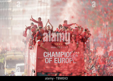 2 juin 2019, Liverpool, Angleterre ; Ligue des Champions de la Ligue des Champions, Liverpool FC gagnants célébrations et bus à toit ouvert ; parade Crédit : Terry Donnelly/News Images Banque D'Images