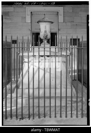 MONUMENT DE L'urne, à la nord-est de l'église monumentale, 1224 East Broad Street, Richmond, ville indépendante, VA Mills, Robert Upjohn, Richard Prévôt, John Allan, John Schwan, prix de l'émetteur, Virginie B, émetteur Banque D'Images