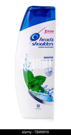 Chisinau, Moldova - 23 janvier, 2018 : Head & Shoulders Shampooing Antipelliculaire propre classique. Studio shot, isolé sur fond blanc. Banque D'Images