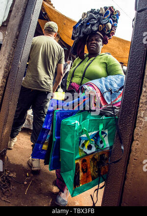 L'Afrique, Zimbabwe, Harare, villes, transports, marchés, supermarchés, des sculptures, des bâtiments, des bâtiments, des routes, des routes, les fruits, les légumes, les gens, la vie, l'architecture, des capitaux Banque D'Images