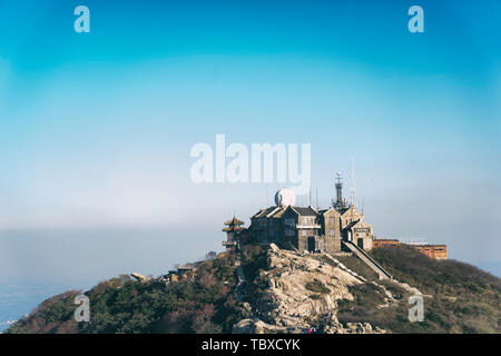 Mont Taishan Soleil observatoire météorologique de pointe Banque D'Images