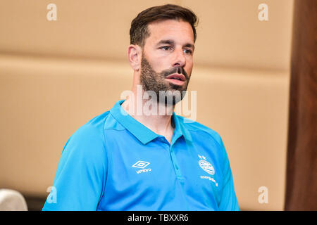 L'entraîneur-chef Ruud van Nistelrooy de PSV Eindhoven U19 participe à une conférence de presse pour Sinobo Guoan Cup 2019 chinois à Beijing, Chine, 3 juin 2019. Banque D'Images