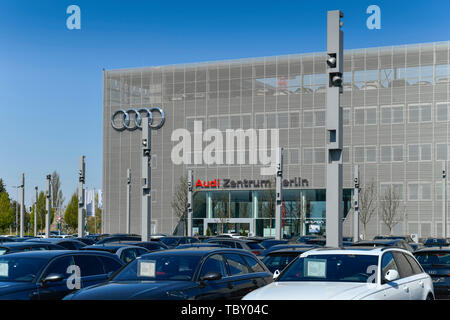 Centre Audi, Rudower avenue, eagle court, Treptow-Köpenick, Berlin, Allemagne, Audi Zentrum, Rudower Chaussee, Adlershof, Deutschland Banque D'Images