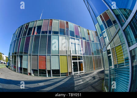 Centre d'optique et Photonik ZPO, Schwarzschildstrasse, eagle court, Treptow-Köpenick, Berlin, Allemagne, Zentrum für Photonik Optik und ZPO, Schwarzs Banque D'Images