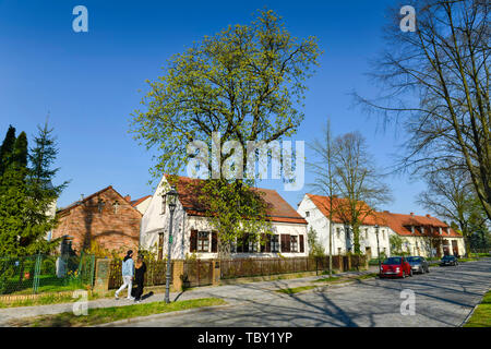 Meadow Village, à l'ancien champ de Marien, cour du temple montagne nice, Berlin, Allemagne, Kramer, Alt-Marienfelde, Tempelhof-Schöneberg, Deutschland Banque D'Images