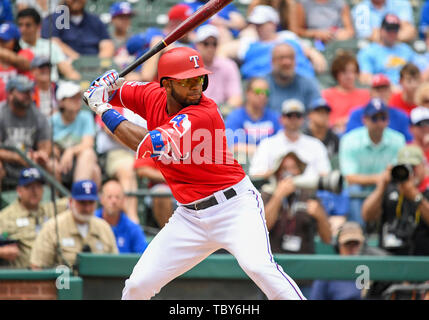 Juin 02, 2019 : les Rangers du Texas l'arrêt-court Elvis Andrus # 1 à la batte d'après-midi, dans un match entre la MLB Royals de Kansas City et les Rangers du Texas à Globe Life Park à Arlington, TX Texas Kansas City défait 5-1 Albert Pena/CSM Banque D'Images