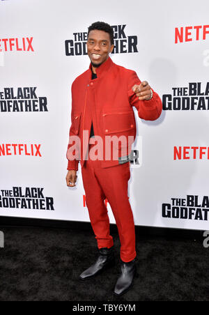 Los Angeles, USA. 06Th Juin, 2019. LOS ANGELES, USA. Juin 03, 2019 : Chadwick Boseman à la première de 'The Black Godfather" au théâtre Paramount. Photo Credit : Paul Smith/Alamy Live News Banque D'Images