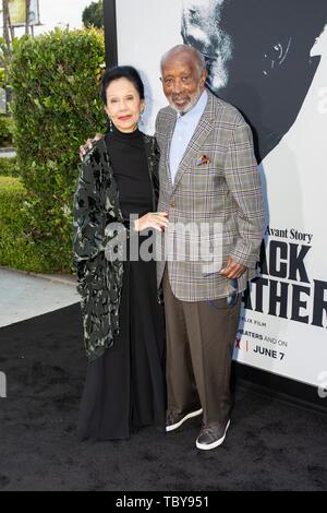 Los Angeles, CA, USA. 3 juin, 2019. Jacqueline Avant, Clarence avant au niveau des arrivées pour la premiere BLACK GODFATHER, Paramount Theatre au Studios Paramount Lot, Los Angeles, CA 3 juin 2019. Credit : Adrian Cabrero/Everett Collection/Alamy Live News Banque D'Images