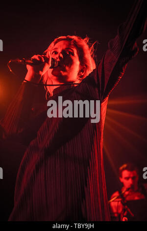 Copenhague, Danemark. 06Th Juin, 2019. Danemark, copenhague - le 3 juin 2019. Le chanteur et musicien gallois Cate Le Bon effectue un concert live à Pumpehuset à Copenhague. (Photo crédit : Gonzales Photo/Alamy Live News Banque D'Images