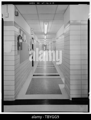 Couloir principal par l'intermédiaire de sous-sol (premier étage), vue ouest Université du Wyoming Campus, Bibliothèque, à l'Est de la 9e et au nord de l'Avenue Ivinson, Laramie, WY, comté d'Albany Banque D'Images