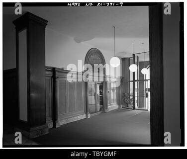 Hall d'entrée, vue depuis le sud-ouest montrant entrée de la lecture et l'écriture. Les jeunes de l'armée et de la Marine Mens' Christian Association (YMCA), 50 Washington Street, Newport, Newport County, RI Banque D'Images