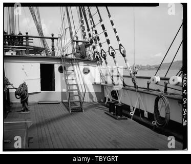 Carénages principal au pont principal, côté port. BALCLUTHA, 2905 navire Hyde Street Pier, San Francisco, Comté de San Francisco, CA Banque D'Images