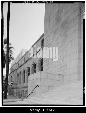 Monica Griesbach, photographe d'août 1997. Vue oblique DE LOS ANGELES CITY HALL ÉLÉVATION OUEST, FACE AU NORD-EST. Los Angeles City Hall, 200 North Spring Street, Los Angeles, Los Angeles County, CA Banque D'Images