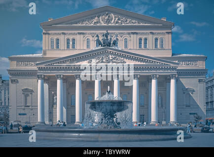 Moscou, Russie - Jun 04, 2019 : Avis de Grand Théâtre en bâtiment en style architectural classique. Bâtiment du théâtre classique avec frontons sur triangle Banque D'Images