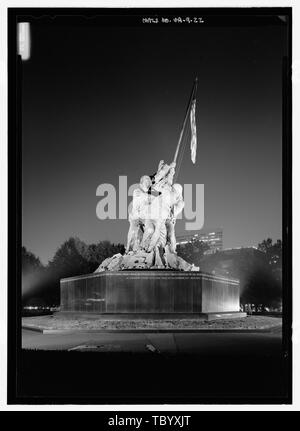 Vue de nuit, l'elevation United States Marine Corps War Memorial, Marshall Drive, Arlington, Arlington County, VA de Weldon, Felix G Rosenthal, Joseph Peets, Elbert Peaslee, Horace G Stevenson, Markley Marine Corps War Memorial Foundation, Wendy Smith, de l'équipe sur le terrain, Paul Davidson, l'équipe de terrain McNatt, Jason, l'équipe de champ Schara, Mark, gestionnaire de projet Boucher, Jack E, photographe : Virginie, Barrett, historien :, Virginie B, émetteur Schara, Mark, chef de projet :, Virginie B, émetteur Banque D'Images