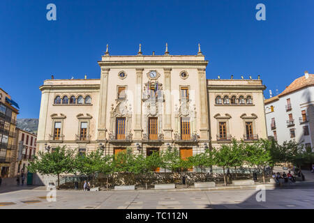 Hôtel de ville historique à la place de la cathédrale de Jaen, Espagne Banque D'Images