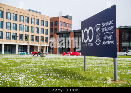 L'enseignement supérieur au Royaume-Uni : l'université de Swansea Bay, South Wales, UK Banque D'Images