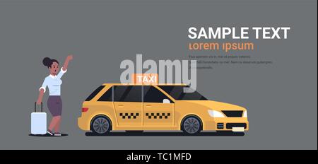 Businesswoman attraper sur taxi street african american woman avec assurance l'arrêt yellow cab city transportation service concept copie espace pleine Illustration de Vecteur