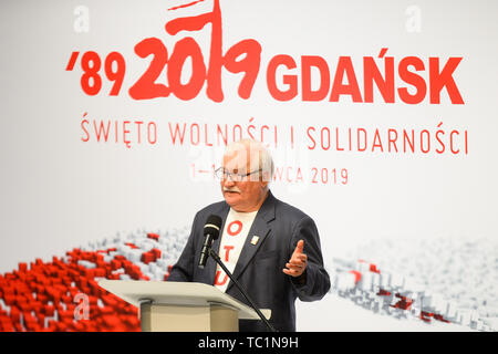 Ancien président de la Pologne Lech Walesa parle de 30 ans de la démocratie polonaise sur la liberté et la démocratie jours à Gdansk. Gdansk, dans les années 1980 devint le berceau du mouvement Solidarité, qui a mis fin au communisme en Pologne et a joué un rôle énorme pour mettre fin à l'Union soviétique. 04 juin 1989, les premières élections libres dans le pays ont eu lieu depuis 1928, et la première depuis l'ère communiste. Banque D'Images