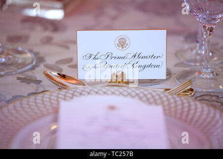 Des tables sont disposées pour le retour Le dîner à Winfield House, la résidence de l'Ambassadeur des États-Unis d'Amérique pour le Royaume-Uni, dans Regent's Park, Londres, à laquelle ont participé le Président américain Donald Trump, épouse Melania et accueilli par le Prince de Galles et la duchesse de Cornouailles, dans le cadre de sa visite d'état du Royaume-Uni. Banque D'Images
