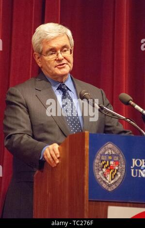 Close-up de politicien Newt Gingrich, parlant d'un podium lors d'un symposium, Milton Eisenhower S Homewood Campus de l'Université Johns Hopkins, Baltimore, Maryland, le 18 octobre 2006. À partir de la collection photographique de Homewood. () Banque D'Images