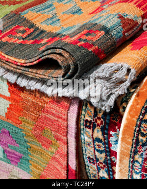 Tapis et moquettes en style Kilim à vendre Banque D'Images
