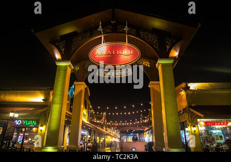 BANGKOK, THAÏLANDE, 10 janvier 2019 - Asiatique par nuit, le Riverfront District d'usine à Bangkok, Thaïlande. Plus de 500 boutiques de mode situé dans Banque D'Images