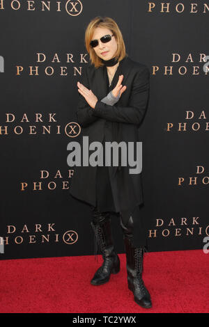 Los Angeles, USA. 04 Juin, 2019. Yoshiki à la 'Dark' Premiere tenue au Théâtre chinois de Grauman IMAX, Los Angeles, CA, le 4 juin 2019. Crédit photo : Joseph Martinez/PictureLux PictureLux Crédit : Le Hollywood/Archive/Alamy Live News Banque D'Images