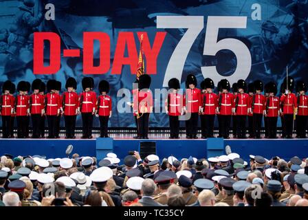 Portsmouth, Royaume-Uni. Le 05 juin, 2019. Soldats britanniques prennent part à la Portsmouth du 75e anniversaire de commémoration du Jour J, le débarquement des Alliés en Normandie pendant la Seconde Guerre mondiale. Credit : Kay Nietfeld/dpa/Alamy Live News Banque D'Images