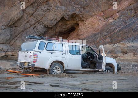 Vehicule 4x4 coincé dans la boue, Canyon Puros Kaokoveld, Namibie, Banque D'Images