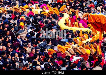 Gannan des coutumes, de paysages magnifique monastère humaniste prairie sun Zhuoma tente de Bouddha Banque D'Images