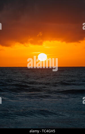 Coucher de soleil sur l'océan Pacifique à Del Mar, San Diego, Californie Banque D'Images