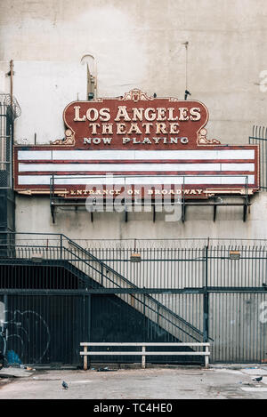 Los Angeles Theatre sign in Downtown Los Angeles, Californie Banque D'Images