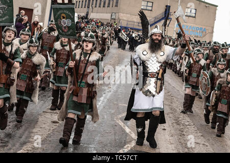 Lerwick, îles Shetland, Écosse, Royaume-Uni. 29 janvier 2019. Guizer Jarl John Nicolson (Thorstein Egilsson) de l'Up Helly Aa festival viking fire qui Banque D'Images