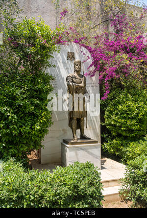 Statue de l'Empereur Paléologue par Metropolitan Greek Orthodox Cathedral à Athènes Banque D'Images