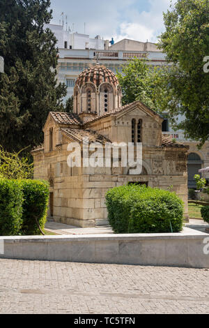 Peu à Athènes la cathédrale par Metropolis Banque D'Images