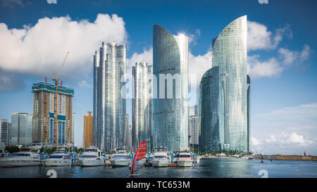 La ville de Busan et de gratte-ciel dans le quartier de Haeundae., la Corée du Sud. Banque D'Images